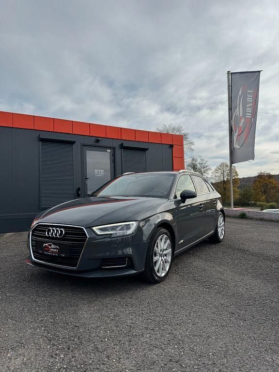 Gebraucht Audi A3 Design 150 PS (110 kW) 2019 Grau Limousine