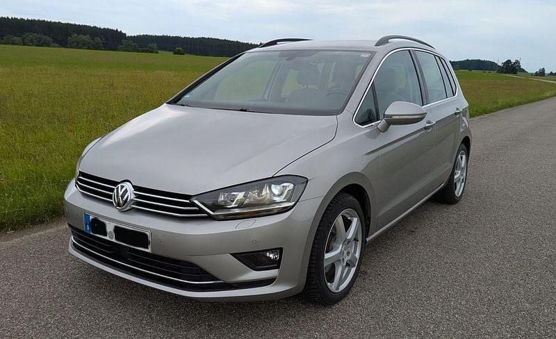 Silber Gebraucht 2014 VW Golf Sportsvan Highline Van / Kleinbus | 9.200 € (Superpreis) - Bild 1/4