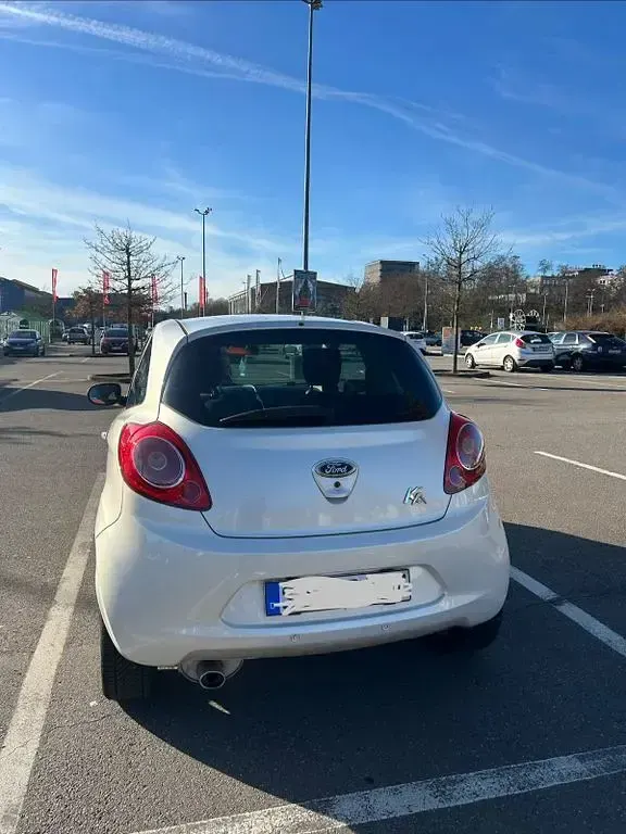 Gebraucht Ford Ka Titanium 69 PS (50 kW) 2009 Weiß Kleinwagen