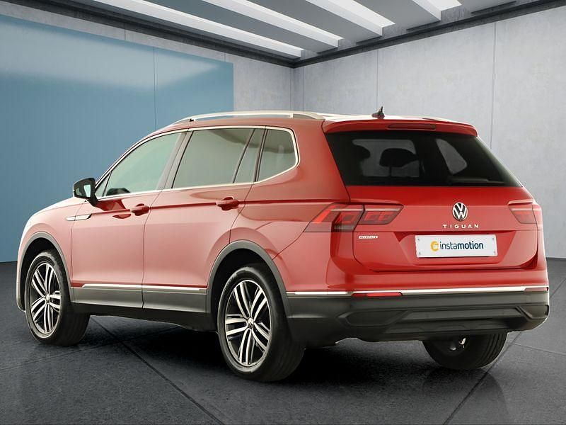 Gebraucht VW Tiguan 150 PS (110 kW) 2022 Rot SUV