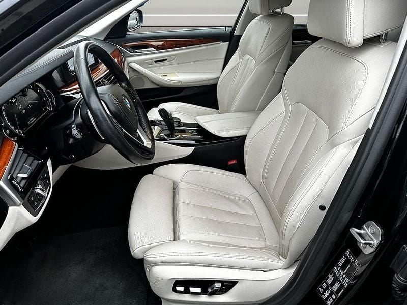 Gebraucht BMW 540 Luxury Line 320 PS (235 kW) 2018 Black sapphire metallic Limousine