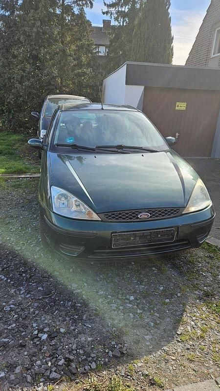 Second-hand Ford Focus 100 CP (73 kW) 2004 Verde Coupe