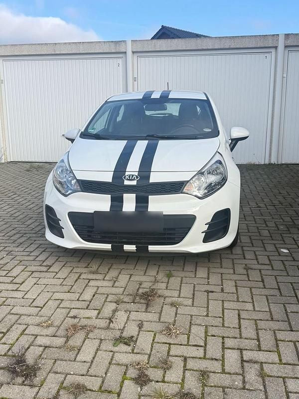 Second-hand Kia Rio 86 CP (63 kW) 2016 Alb Hatchback