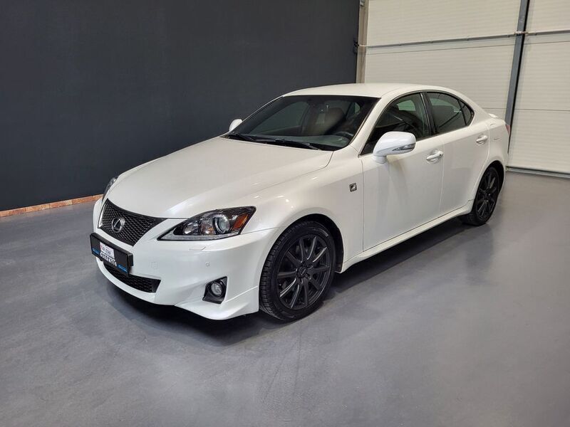 White pearl cs Gebraucht 2013 Lexus IS220d Sport Line Limousine | 16.950 € - Bild 1/4