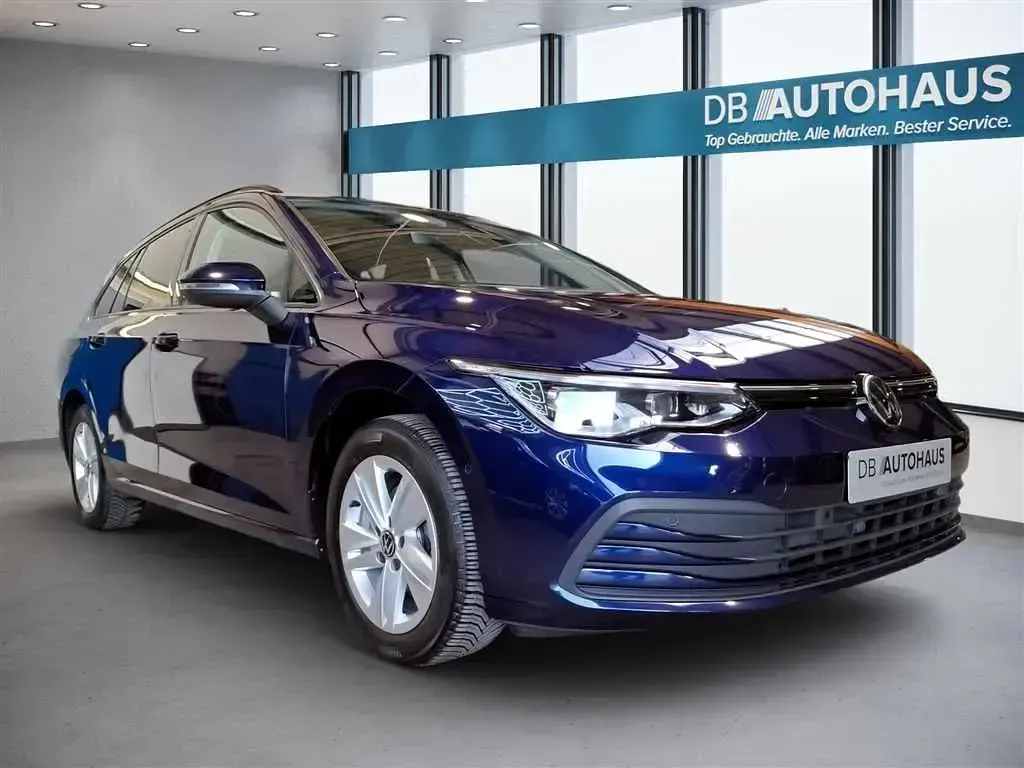 Gebraucht VW Golf VIII Life 150 PS (110 kW) 2024 Blau Kombi