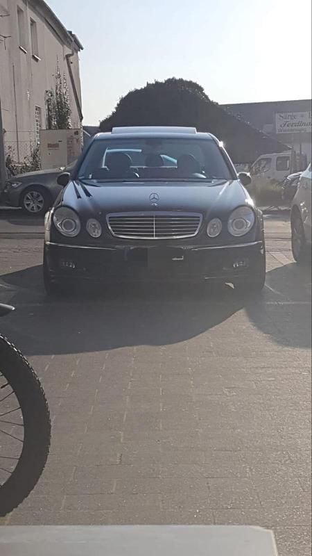 Gebraucht Mercedes E350 300 PS (220 kW) 2005 Schwarz Limousine