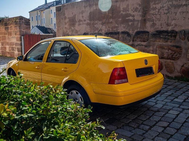 Second-hand VW Bora Edition 150 CP (110 kW) 2003 Galben Berlinǎ