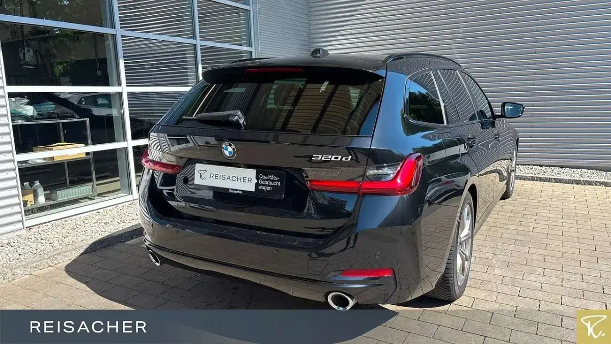 Gebraucht BMW 320 Performance 190 PS (139 kW) 2023 Schwarz Kombi