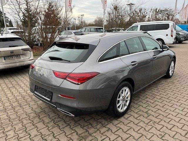 Gebraucht Mercedes CLA200 Shooting Brake 150 PS (110 kW) 2022 Grau Kombi