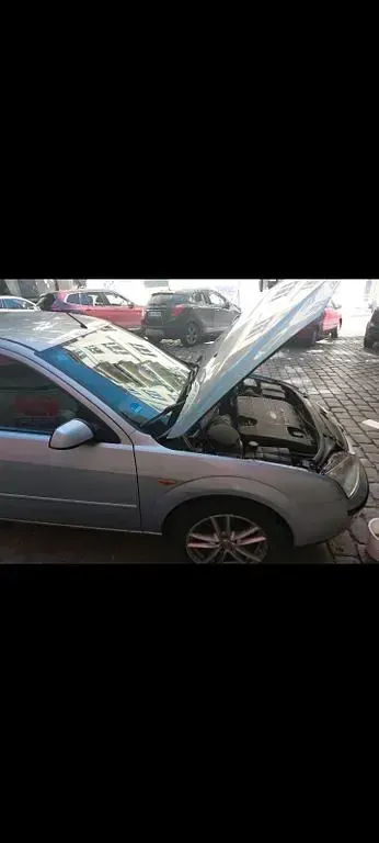 Gebraucht Ford Mondeo 125 PS (91 kW) 2002 Grau Limousine