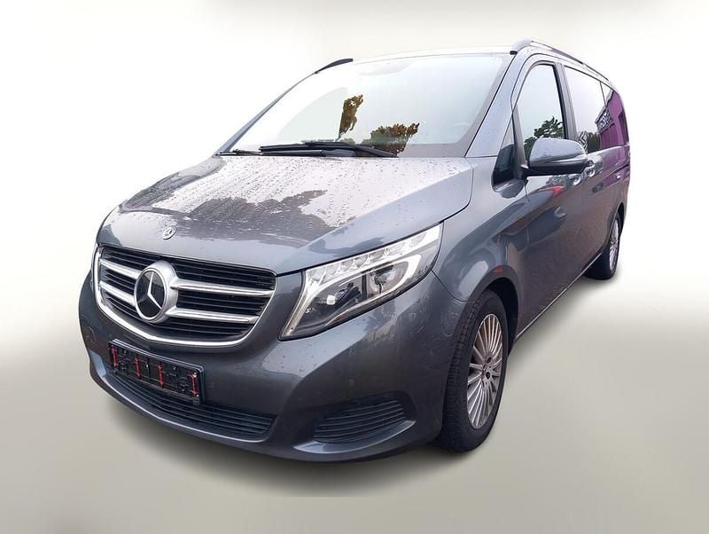 Grau Gebraucht 2018 Mercedes V250 Edition Van / Kleinbus | 37.688 € (Guter Preis) - Bild 1/4