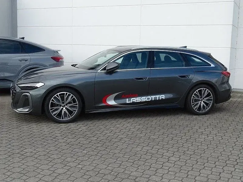 Gebraucht Audi A5 S-line plus 204 PS (150 kW) 2024 Grau Kombi