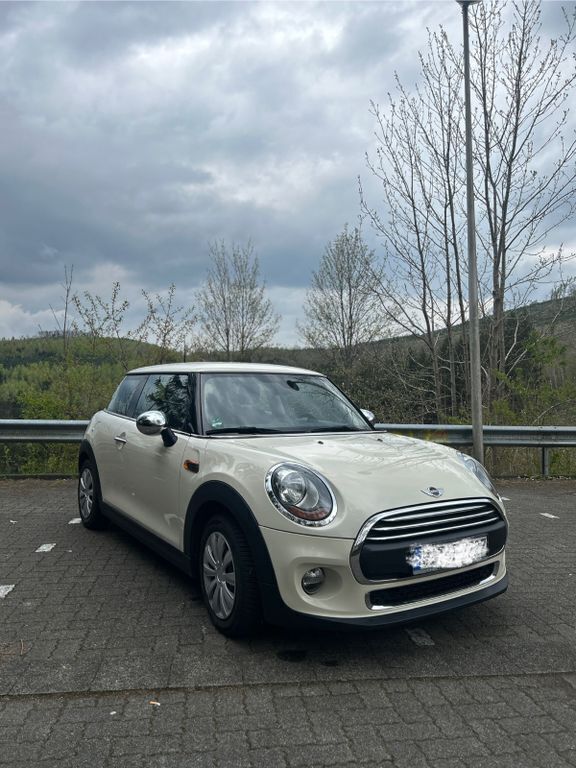 Weiß Gebraucht 2016 Mini ONE Kleinwagen | 8.500 € (Guter Preis) - Bild 1/4