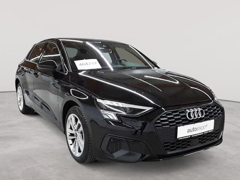 Mythosschwarz metallic Gebraucht 2022 Audi A3 Premium Kombi | 21.390 € (Fairer Preis) - Bild 1/4
