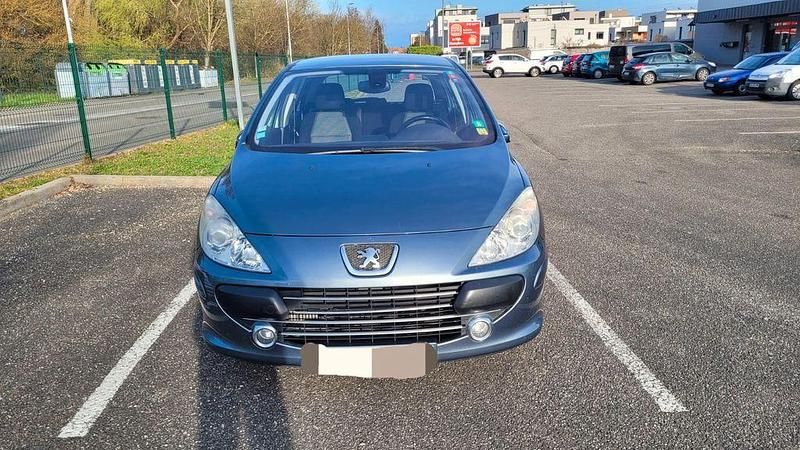 Gebraucht Peugeot 307 90 PS (66 kW) 2007 Grau Limousine