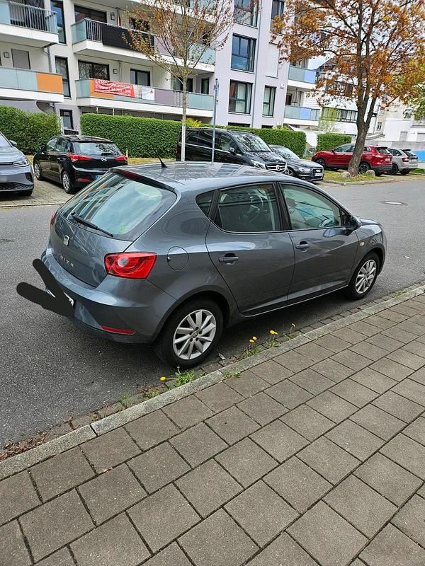 Gebraucht Seat Ibiza Style 86 PS (63 kW) 2013 Grau Kleinwagen