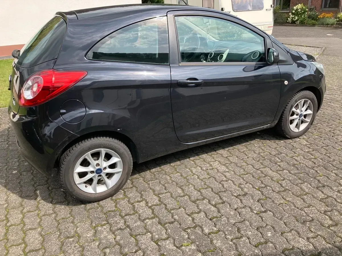 Gebraucht Ford Ka Champions Edition 69 PS (50 kW) 2013 Schwarz Kleinwagen