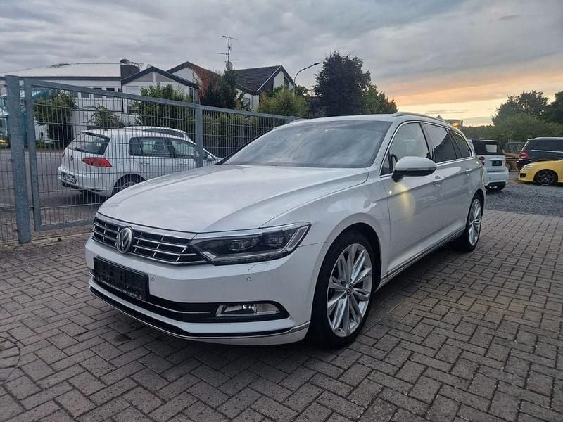 Weiß Gebraucht 2017 VW Passat Highline Kombi | 16.300 € (Guter Preis) - Bild 1/4
