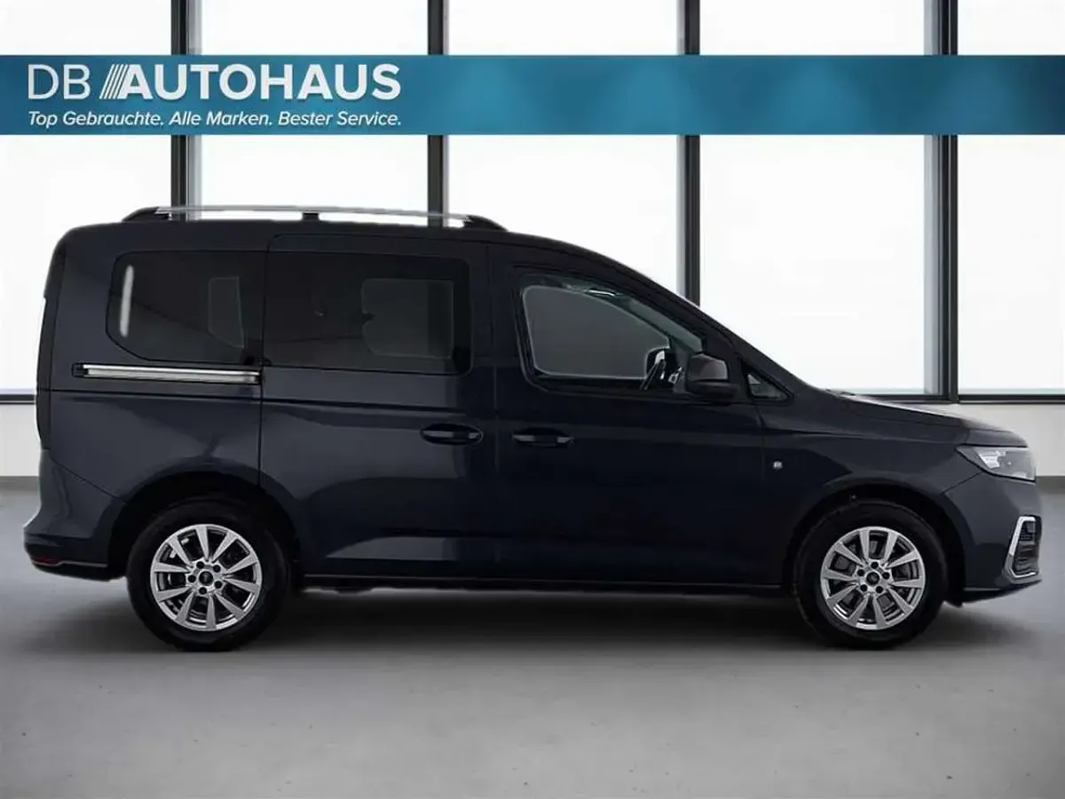 Gebraucht Ford Tourneo Connect Titanium 122 PS (89 kW) 2024 Blau Van / Kleinbus