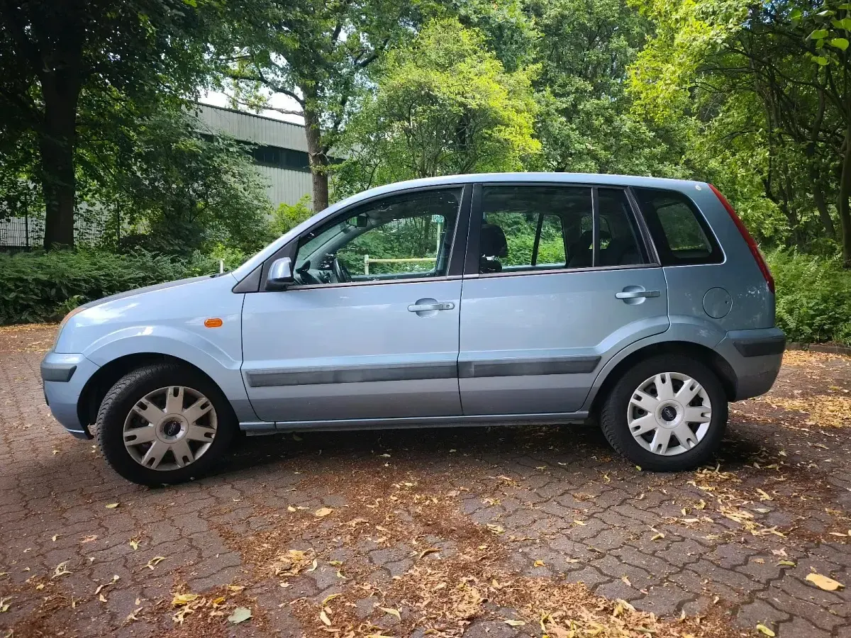 Gebraucht Ford Fusion 101 PS (74 kW) 2006 Blau Kleinwagen