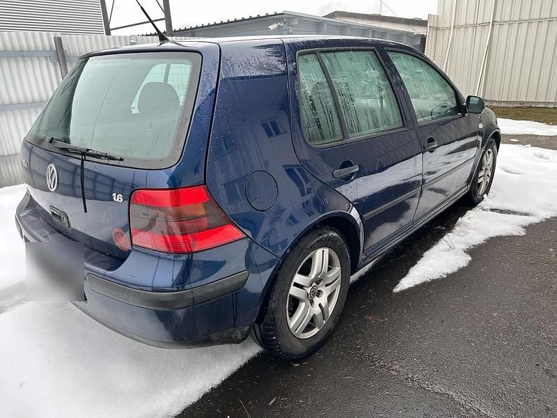 Gebraucht VW Golf IV 101 PS (74 kW) 2002 Blau Kleinwagen