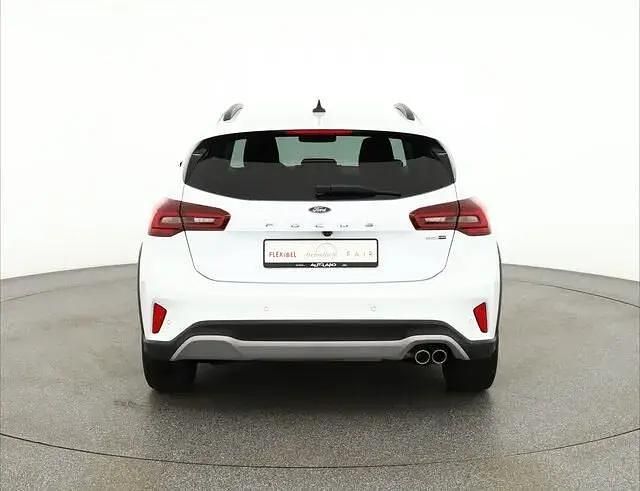 Second-hand Ford Focus Active 125 CP (91 kW) 2023 Alb Berlinǎ