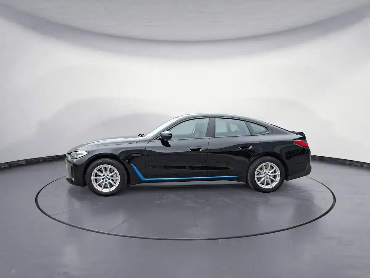 Używany BMW i4 Sport Line 250 kW (340 KM) 2023 Sedan/Limuzyna
