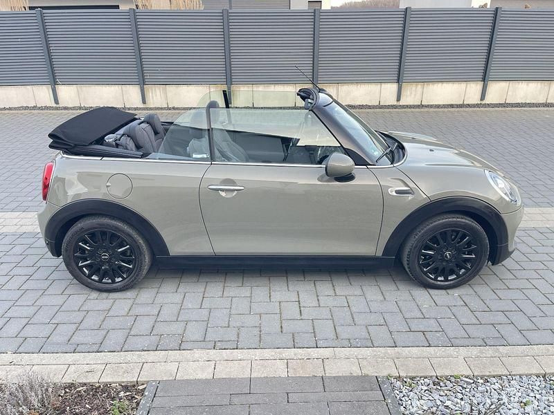 Gebraucht Mini ONE 102 PS (75 kW) 2019 Grau Kleinwagen