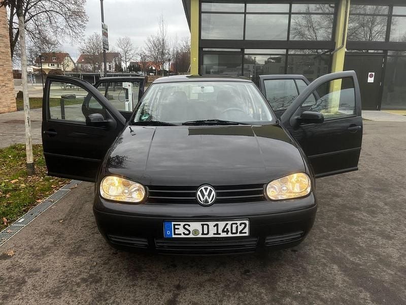Schwarz Gebraucht 2001 VW Golf IV Edition Kombi | 1.700 € (Guter Preis) - Bild 1/4