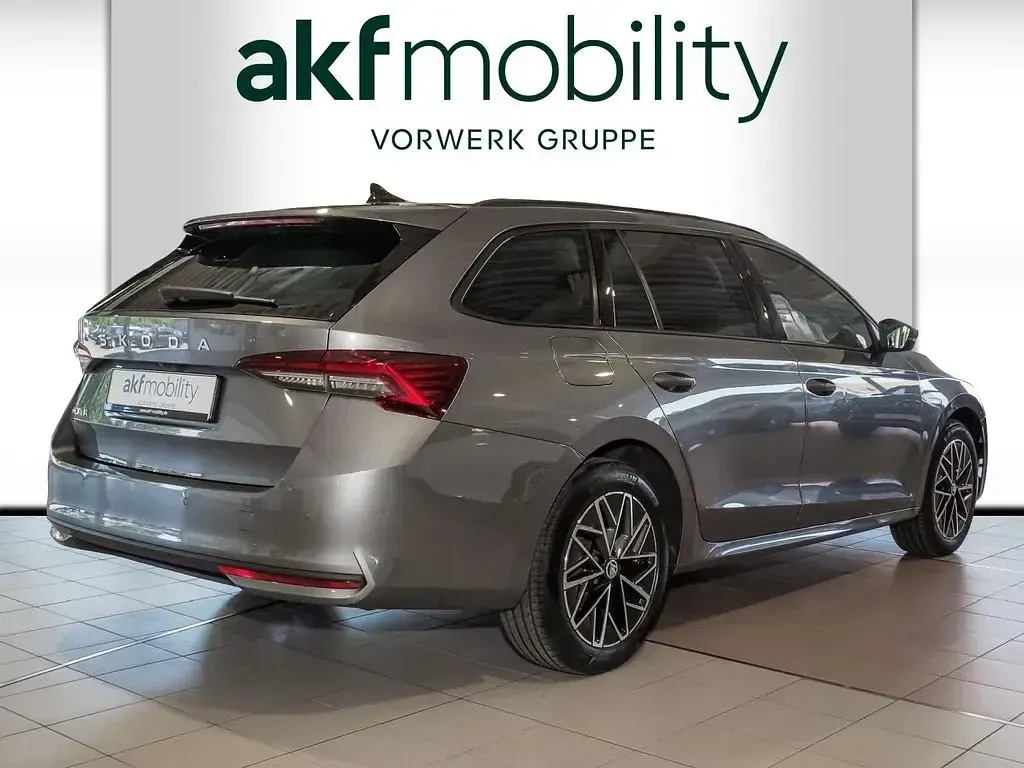 Gebraucht Skoda Octavia Selection 150 PS (110 kW) 2024 Grau Limousine