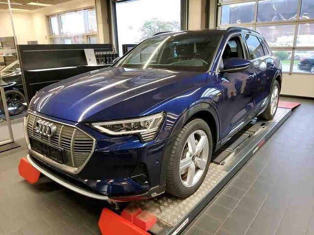 Gebraucht Audi e-tron Advanced Plus 300 kW (408 PS) 2022 Navarrablau metallic (metallic) SUV