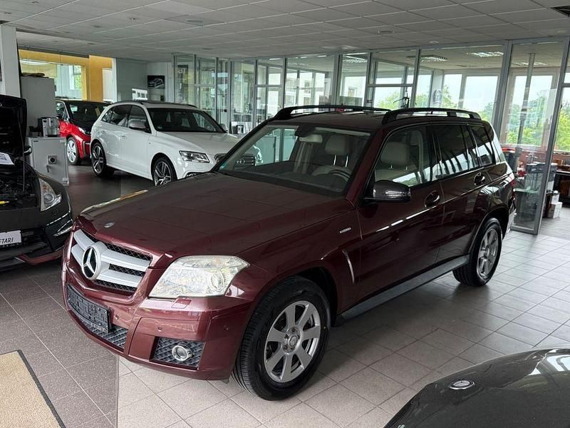 Rot Gebraucht 2009 Mercedes GLK220 SUV | 9.999 € (Guter Preis) - Bild 1/4