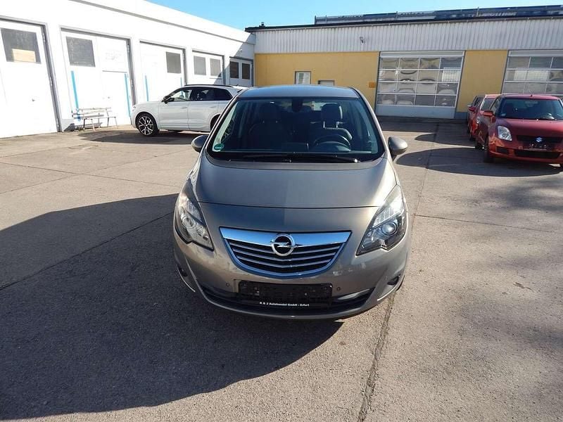 Gebraucht Opel Meriva Innovation 120 PS (88 kW) 2011 Muskatgrau/muskat braun(m2) Van / Kleinbus