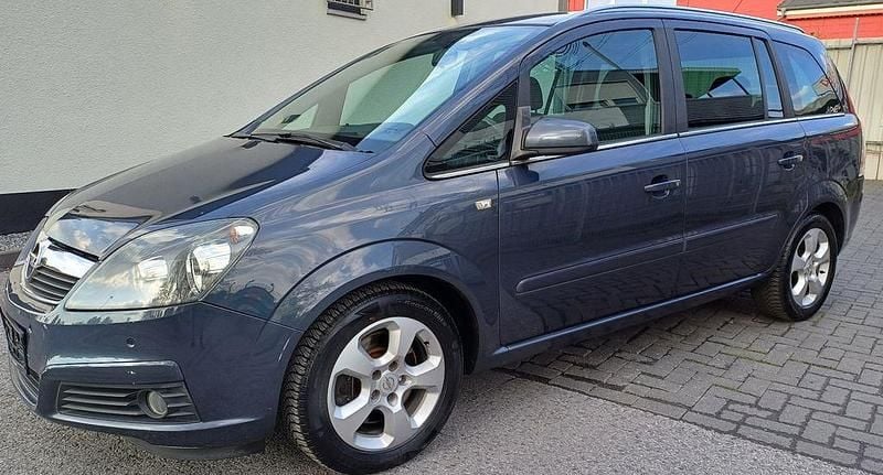 Blau Gebraucht 2007 Opel Zafira Catch Me Van / Kleinbus | 5.990 € (Teuer) - Bild 1/4