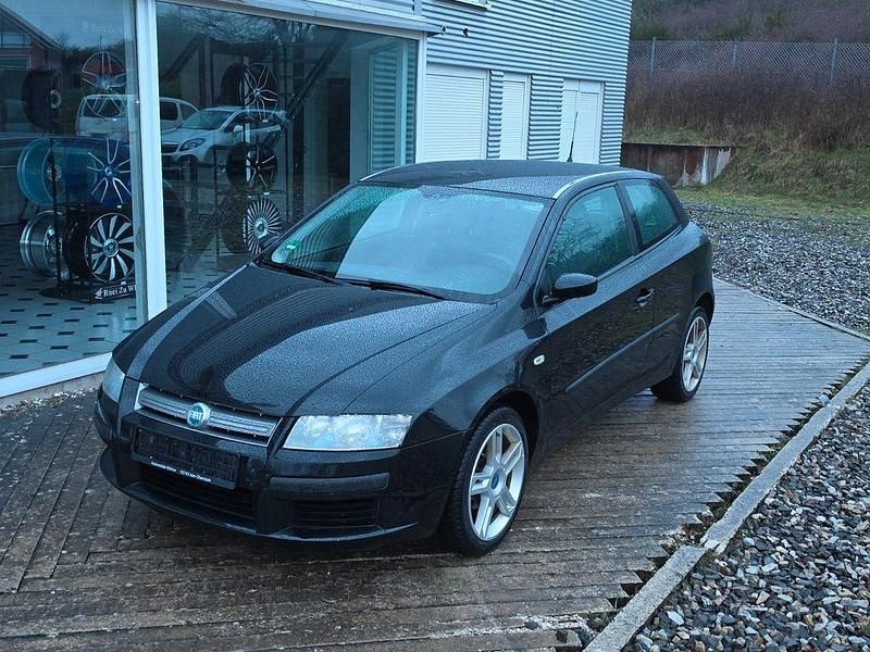 Gebraucht Fiat Stilo Dynamic 105 PS (77 kW) 2006 Schwarz Kleinwagen