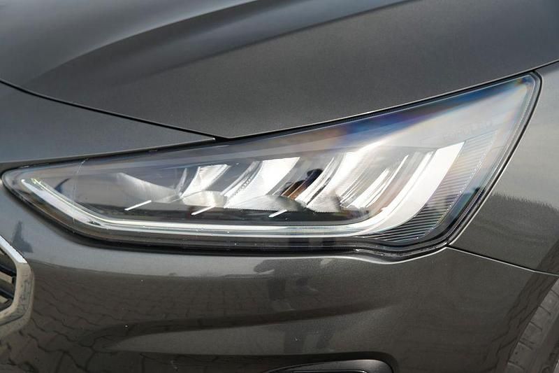 Gebraucht Ford Focus Titanium 125 PS (91 kW) 2024 Grau Limousine