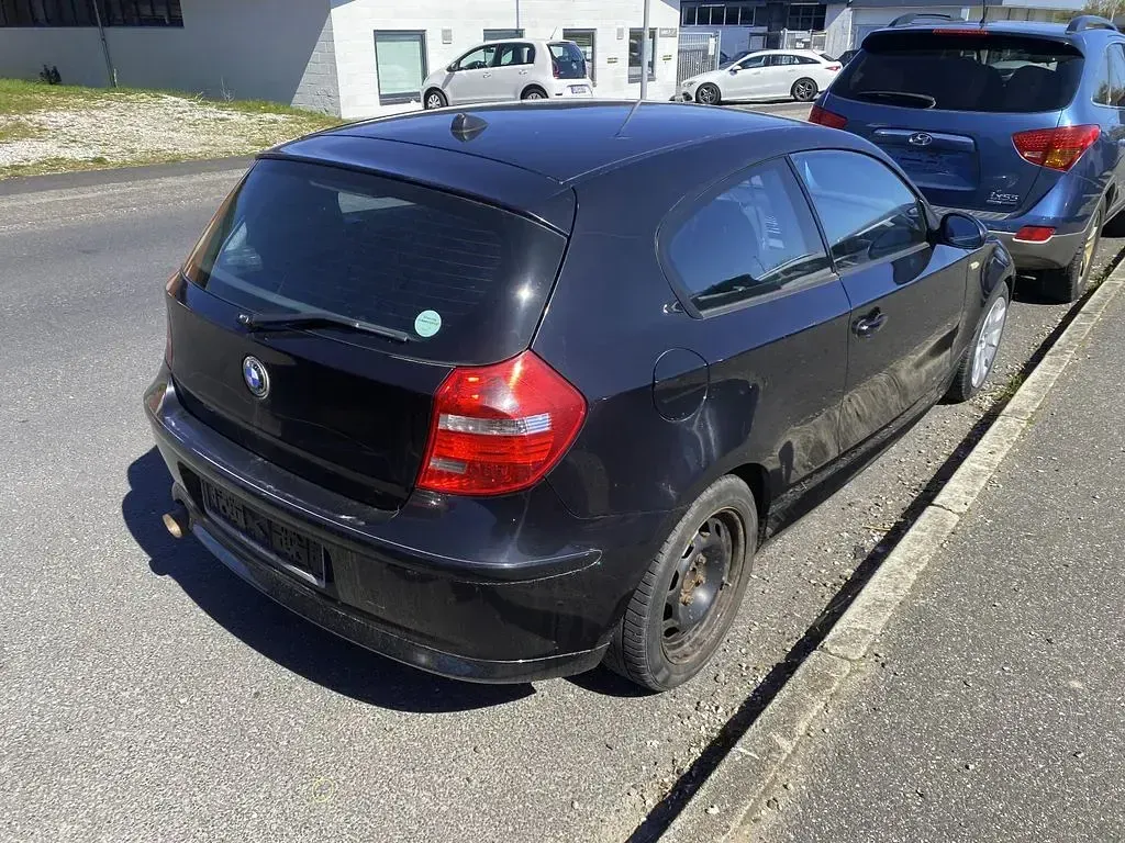 Gebraucht BMW 118 143 PS (105 kW) 2008 Schwarz Kleinwagen