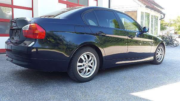 Gebraucht BMW 320 163 PS (119 kW) 2007 Blau metallic Limousine