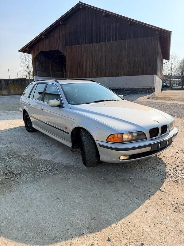 Gebraucht BMW 523 170 PS (125 kW) 1998 Silber Kombi