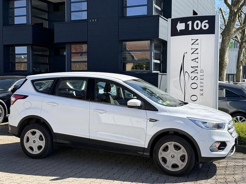 Gebraucht Ford Kuga Trend 120 PS (88 kW) 2019 Weiß SUV