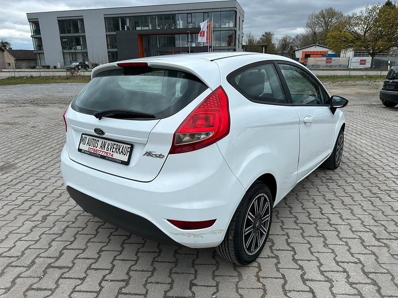 Gebraucht Ford Fiesta 82 PS (60 kW) 2009 Weiß Kleinwagen