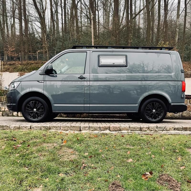 Gebraucht VW Transporter 140 PS (102 kW) 2016 Grau Van