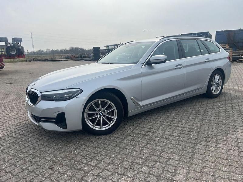 Gebraucht BMW 530 Performance 286 PS (210 kW) 2021 Silber Kombi