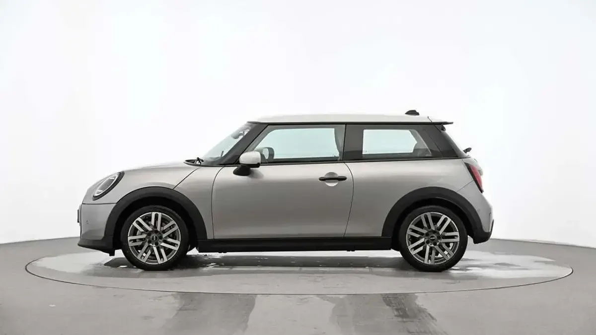 Usata Mini Cooper Classic 156 CV (114 kW) 2024 Grigio Utilitaria