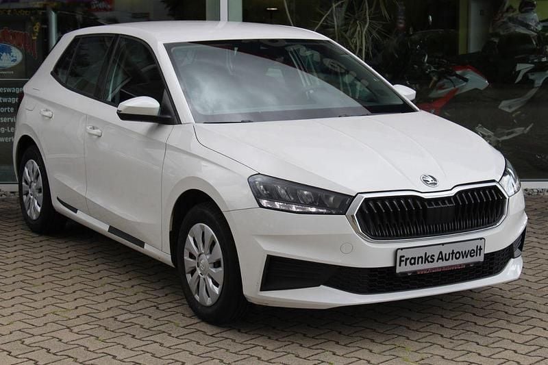 Gebraucht Skoda Fabia Active 65 PS (47 kW) 2022 Weiß Kleinwagen