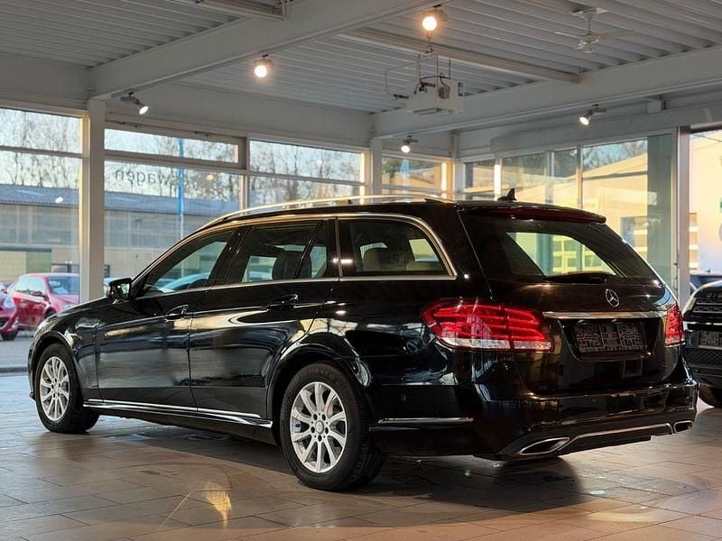 Gebraucht Mercedes E220 170 PS (125 kW) 2015 Schwarz Kombi
