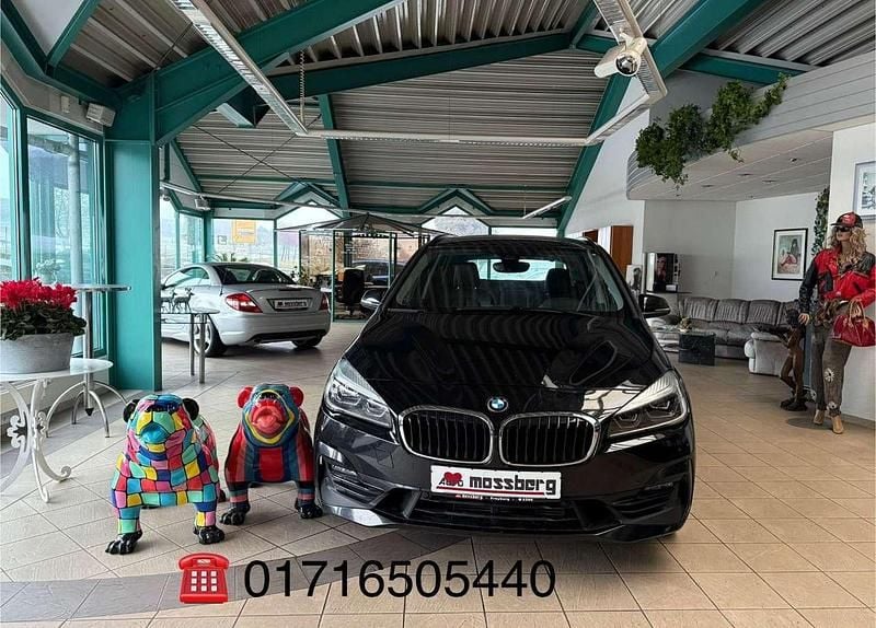 Saphirschwarz Gebraucht 2018 BMW 220 Sport Line Van / Kleinbus | 15.980 € (Guter Preis) - Bild 1/4