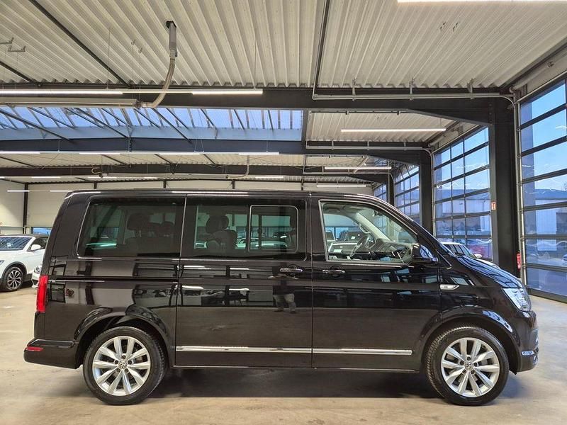 Gebraucht VW Multivan Highline 204 PS (150 kW) 2016 Deep black pearl Van