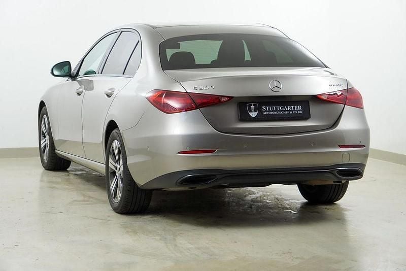 Gebraucht Mercedes C300 258 PS (189 kW) 2023 Silber Limousine