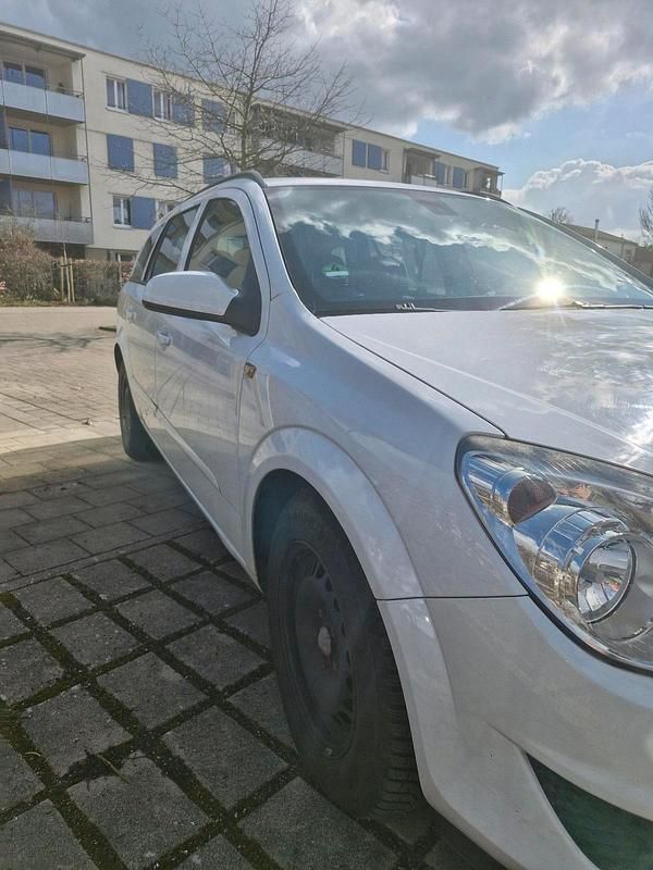 Gebraucht Opel Astra 90 PS (66 kW) 2008 Weiß Kombi